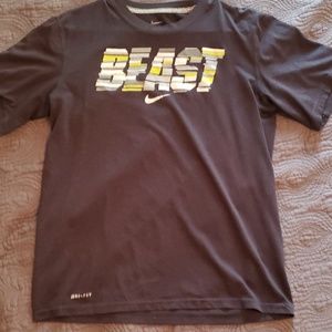 Nike dri fit graphic tee